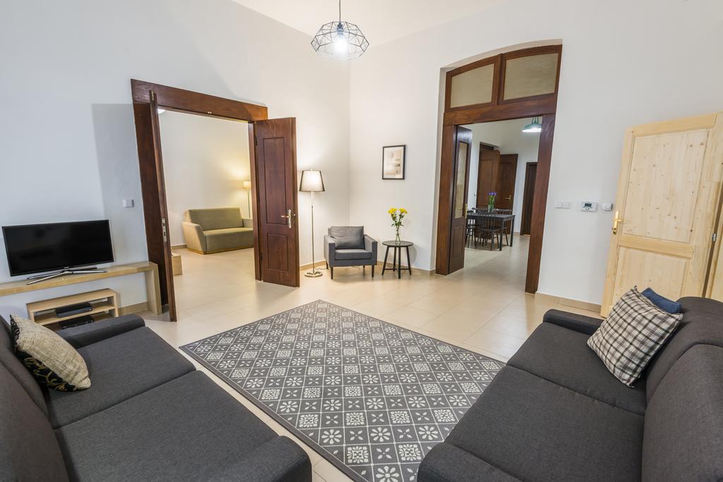 Bohemia Apartments Prague Centre ภายนอก รูปภาพ