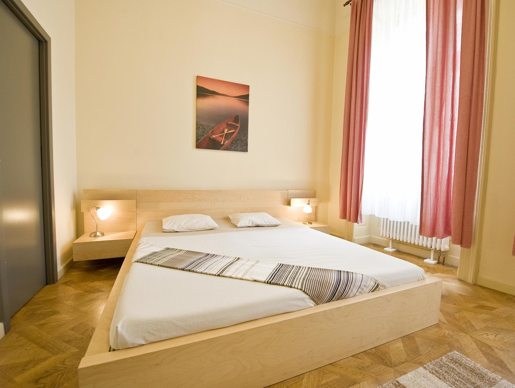 Bohemia Apartments Prague Centre ภายนอก รูปภาพ