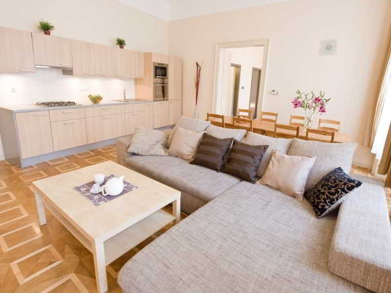 Bohemia Apartments Prague Centre ภายนอก รูปภาพ