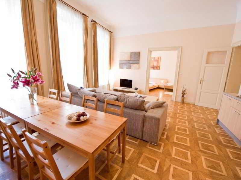 Bohemia Apartments Prague Centre ภายนอก รูปภาพ