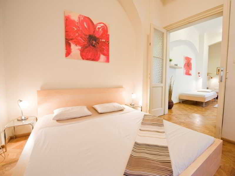 Bohemia Apartments Prague Centre ภายนอก รูปภาพ