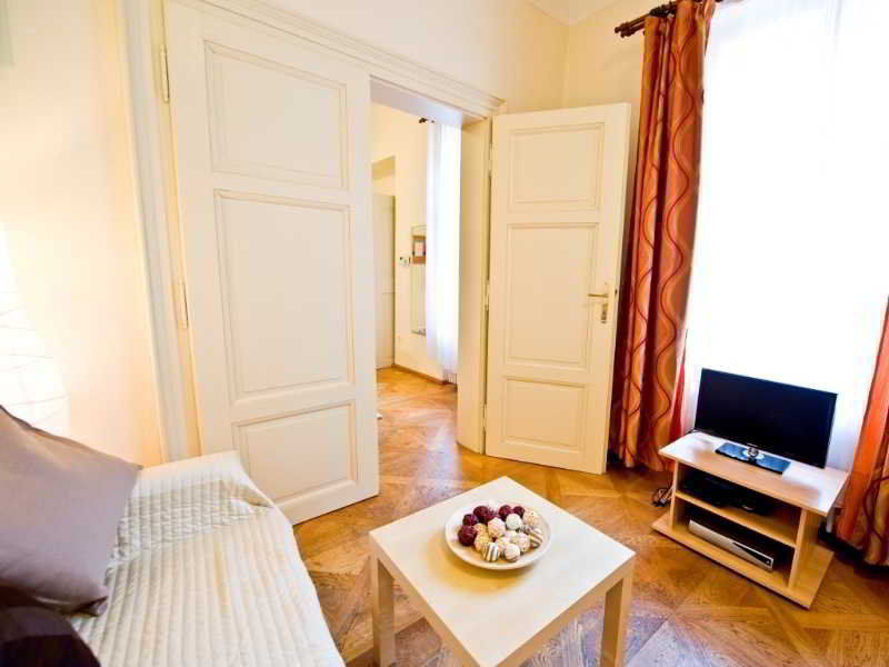Bohemia Apartments Prague Centre ภายนอก รูปภาพ