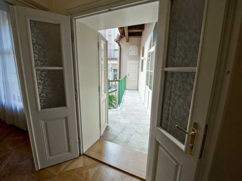 Bohemia Apartments Prague Centre ภายนอก รูปภาพ