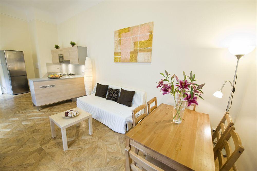 Bohemia Apartments Prague Centre ภายนอก รูปภาพ