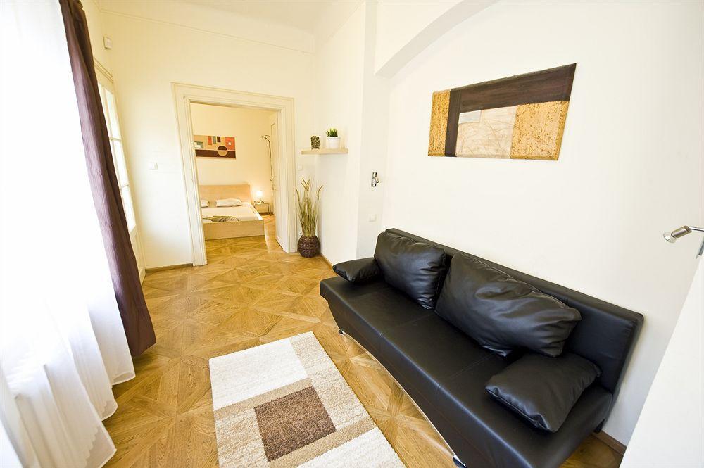 Bohemia Apartments Prague Centre ภายนอก รูปภาพ