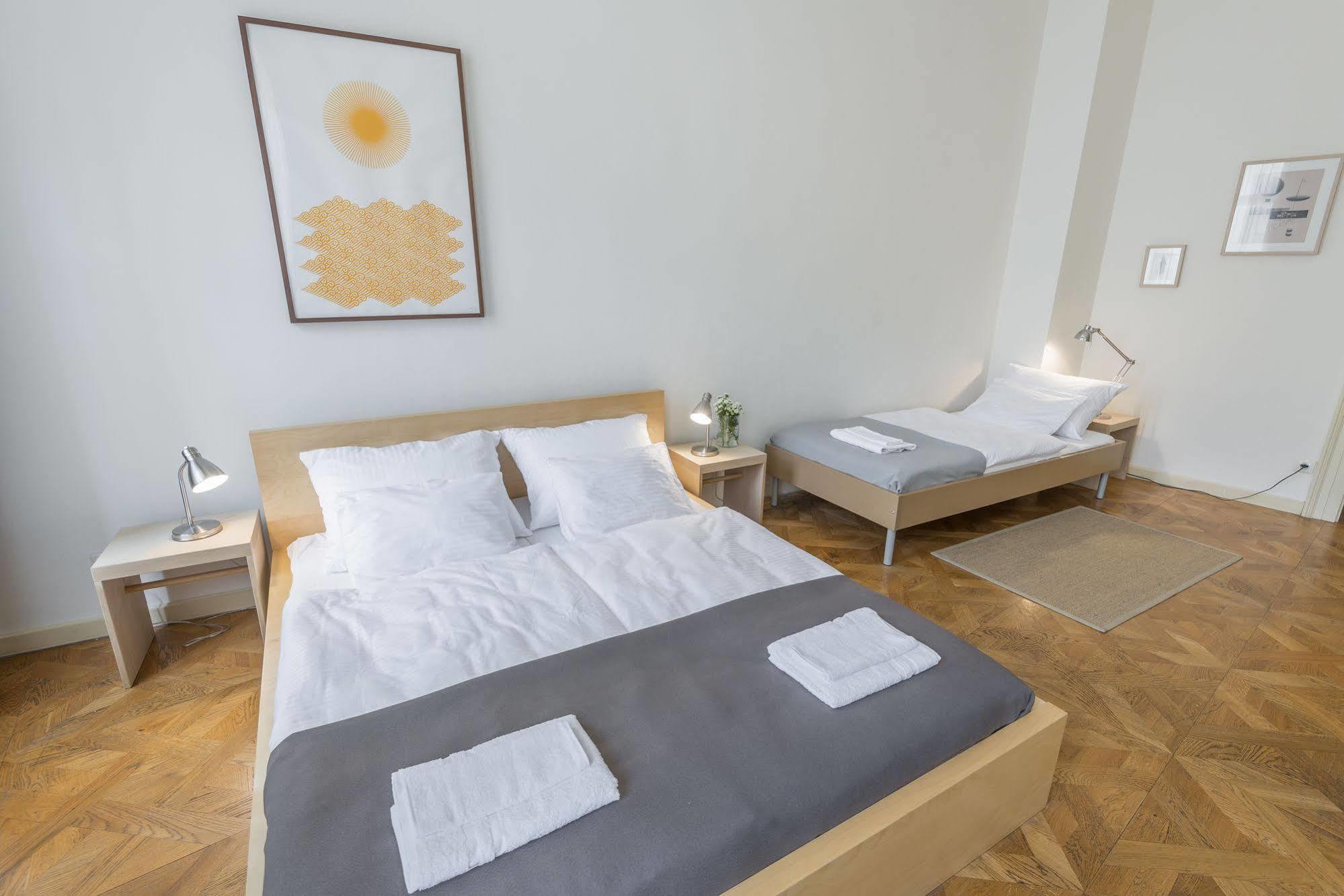 Bohemia Apartments Prague Centre ภายนอก รูปภาพ
