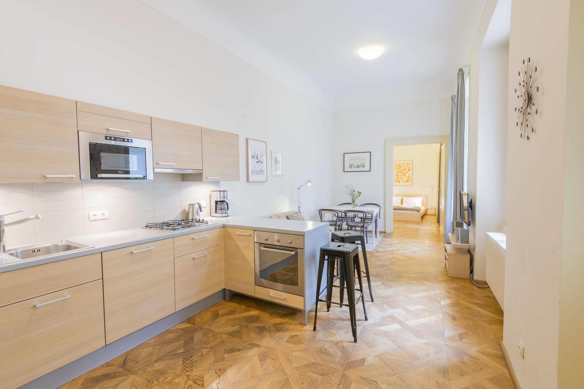 Bohemia Apartments Prague Centre ภายนอก รูปภาพ