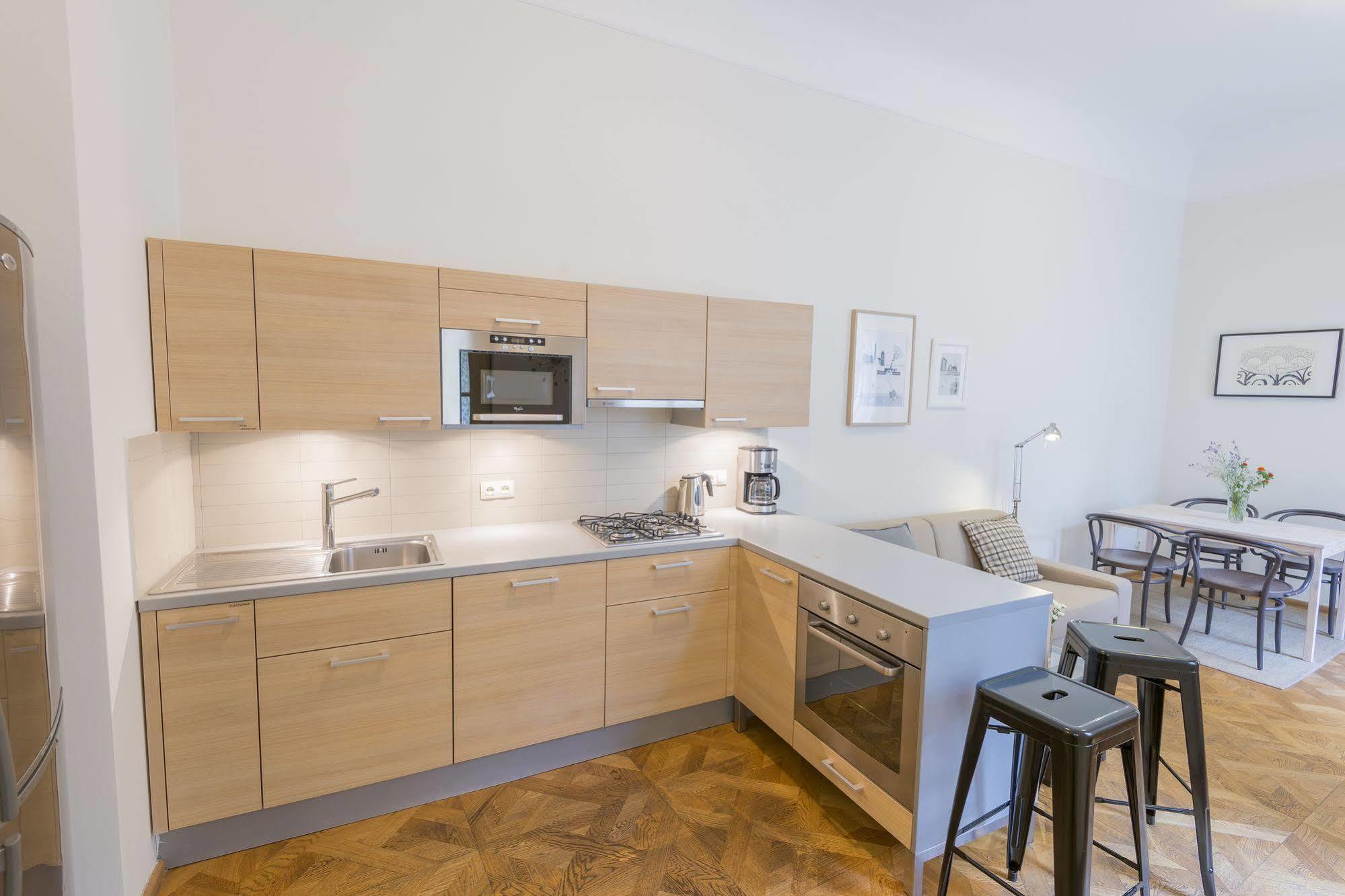 Bohemia Apartments Prague Centre ภายนอก รูปภาพ
