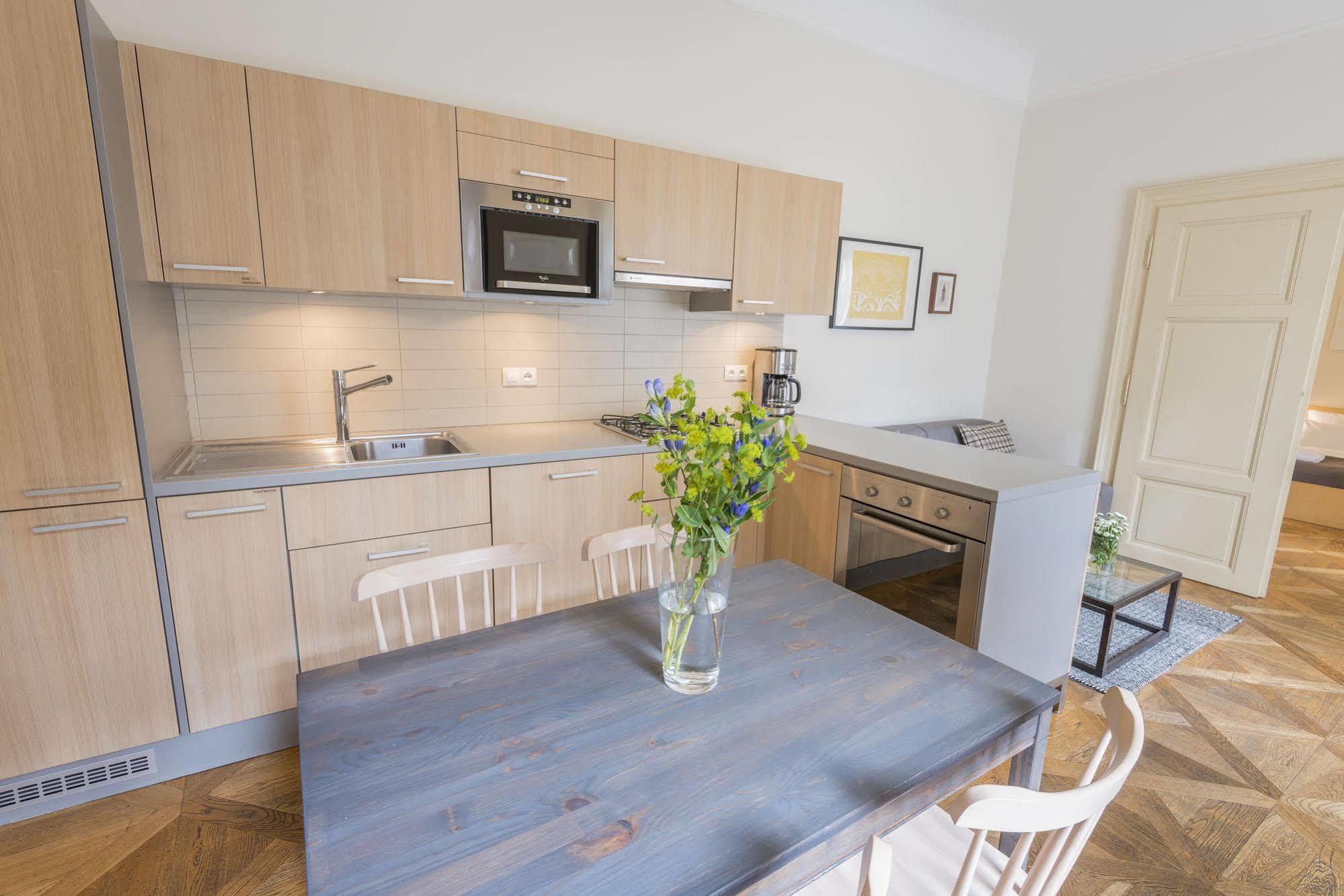 Bohemia Apartments Prague Centre ภายนอก รูปภาพ
