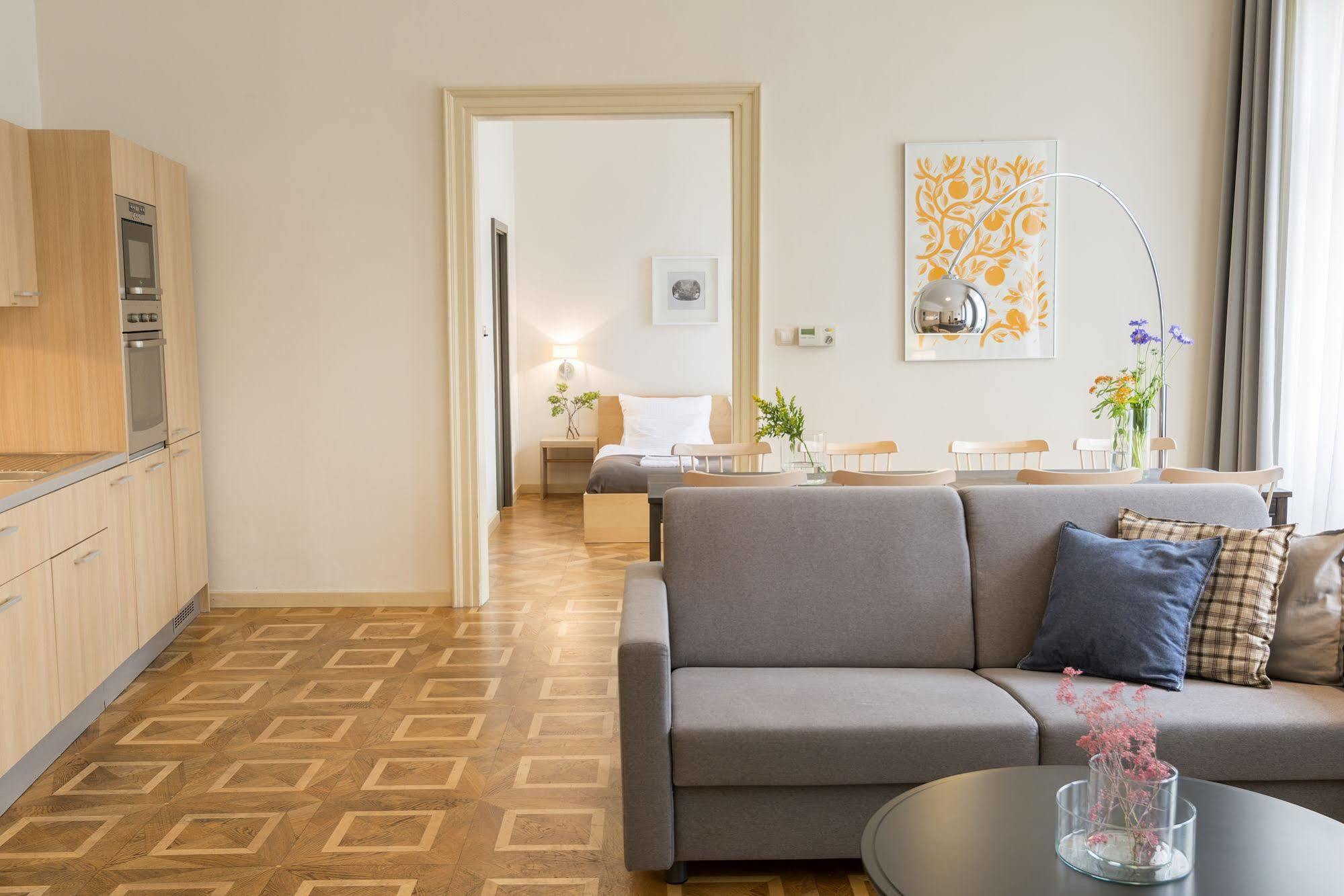 Bohemia Apartments Prague Centre ภายนอก รูปภาพ