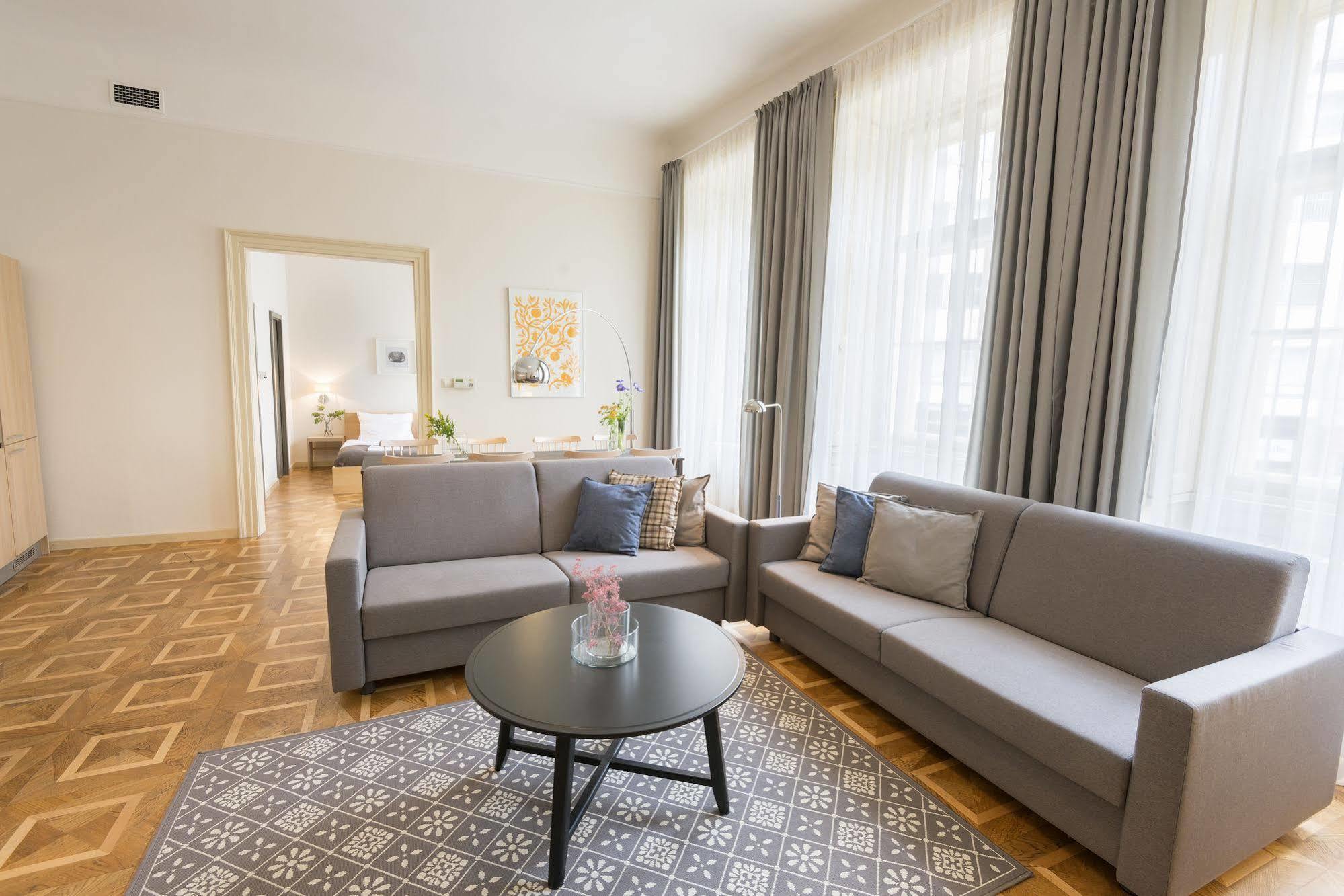 Bohemia Apartments Prague Centre ภายนอก รูปภาพ