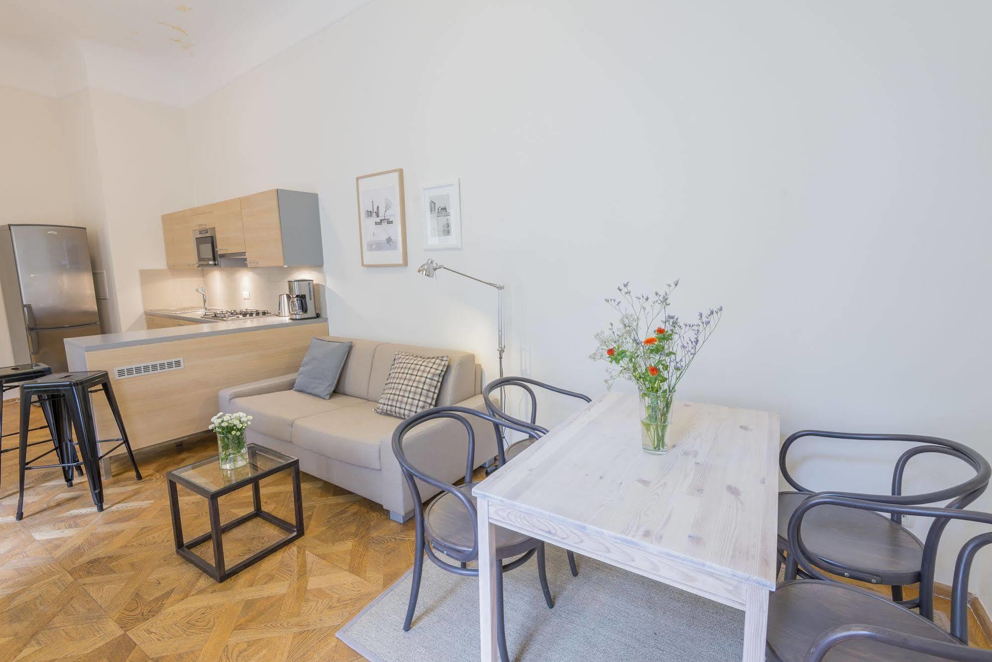 Bohemia Apartments Prague Centre ภายนอก รูปภาพ