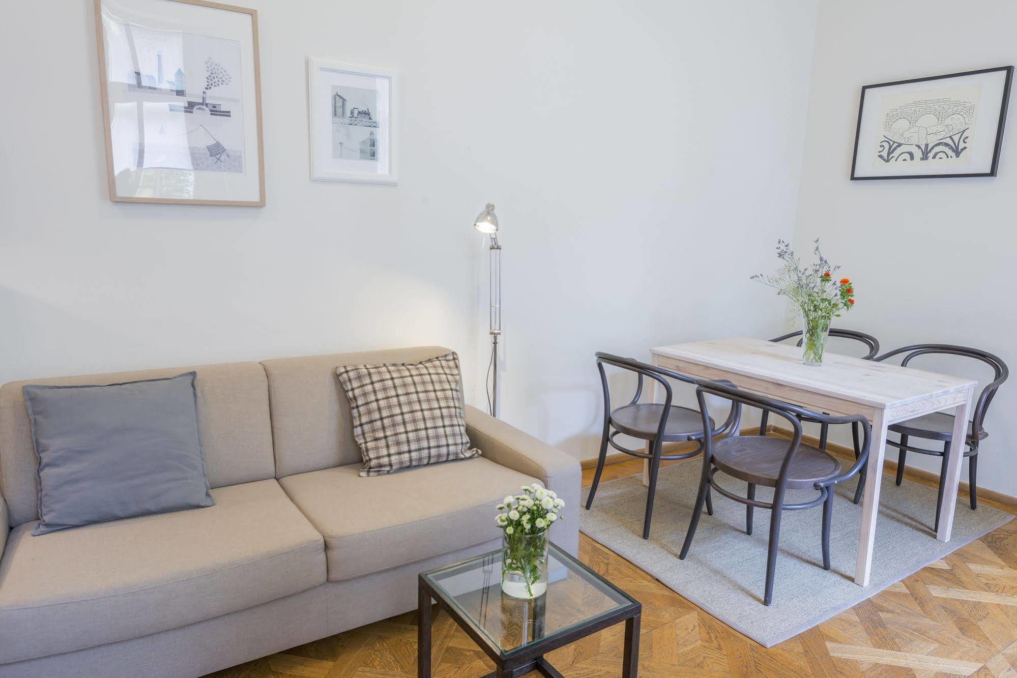 Bohemia Apartments Prague Centre ภายนอก รูปภาพ
