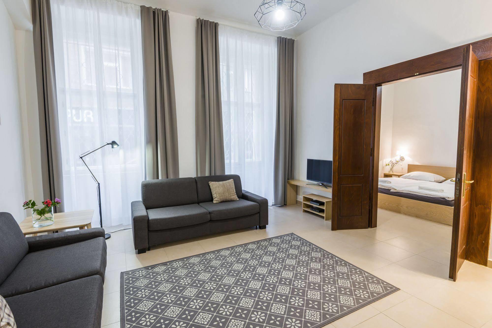 Bohemia Apartments Prague Centre ภายนอก รูปภาพ