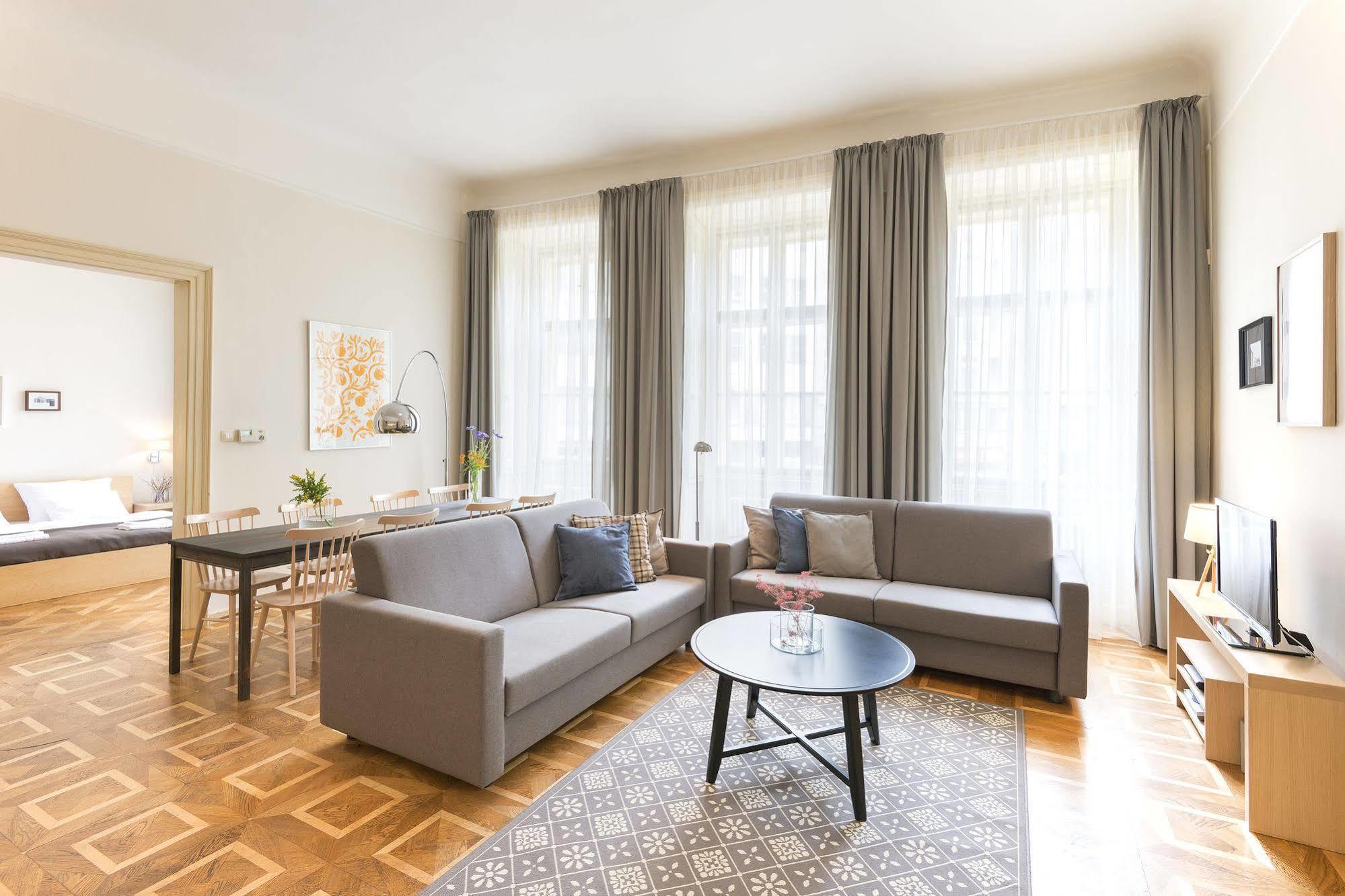 Bohemia Apartments Prague Centre ภายนอก รูปภาพ