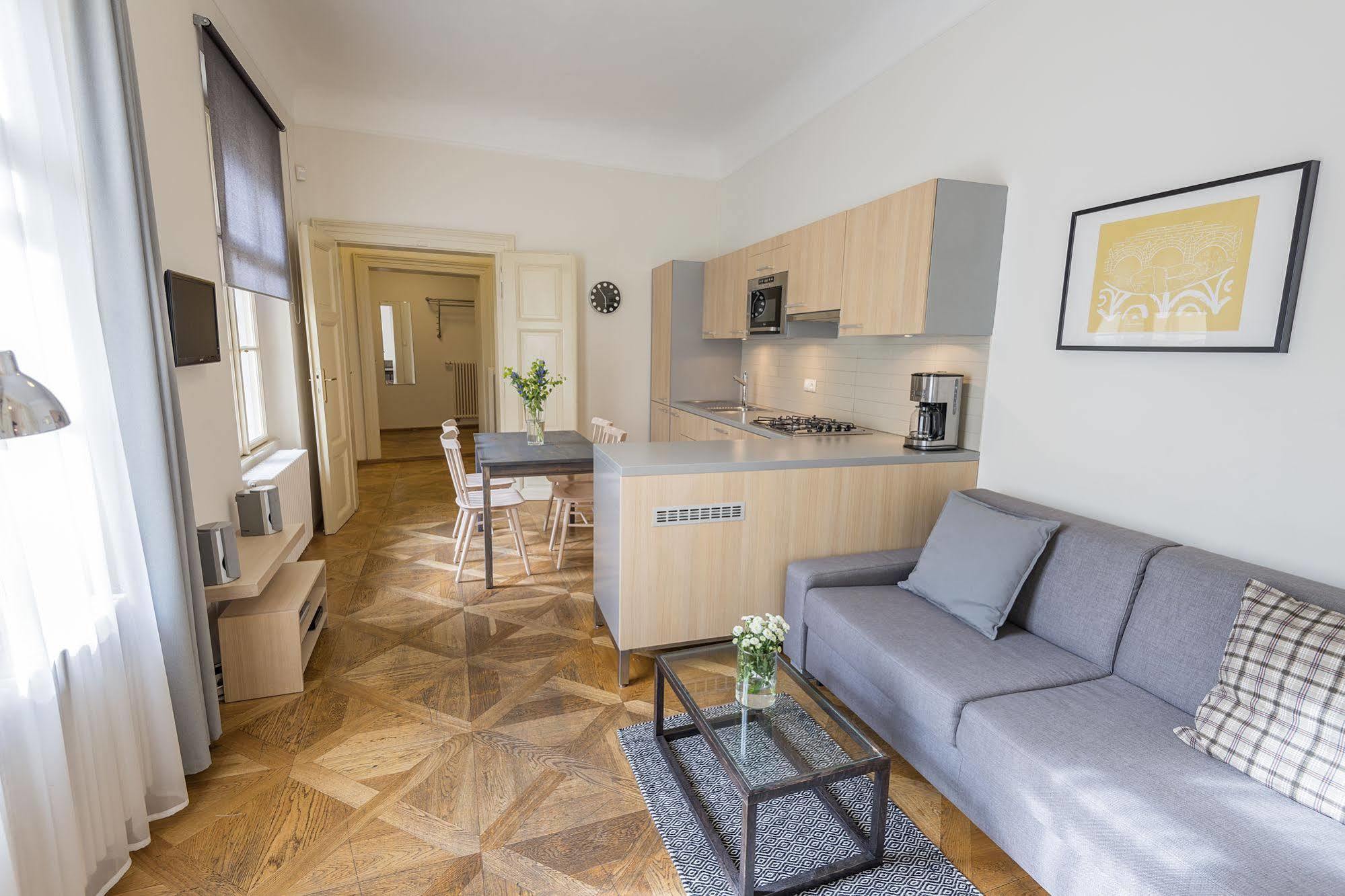 Bohemia Apartments Prague Centre ภายนอก รูปภาพ