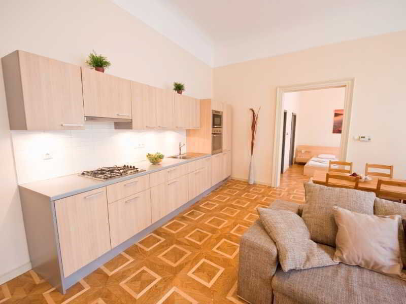 Bohemia Apartments Prague Centre ภายนอก รูปภาพ